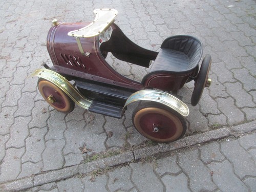 Altes tretauto blech - altes,